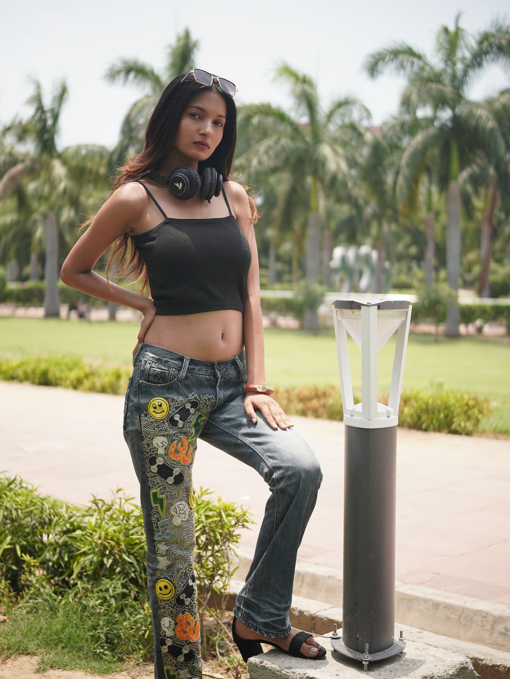 Retro Pop Art Jeans - blue hand-embroidered denim jeans